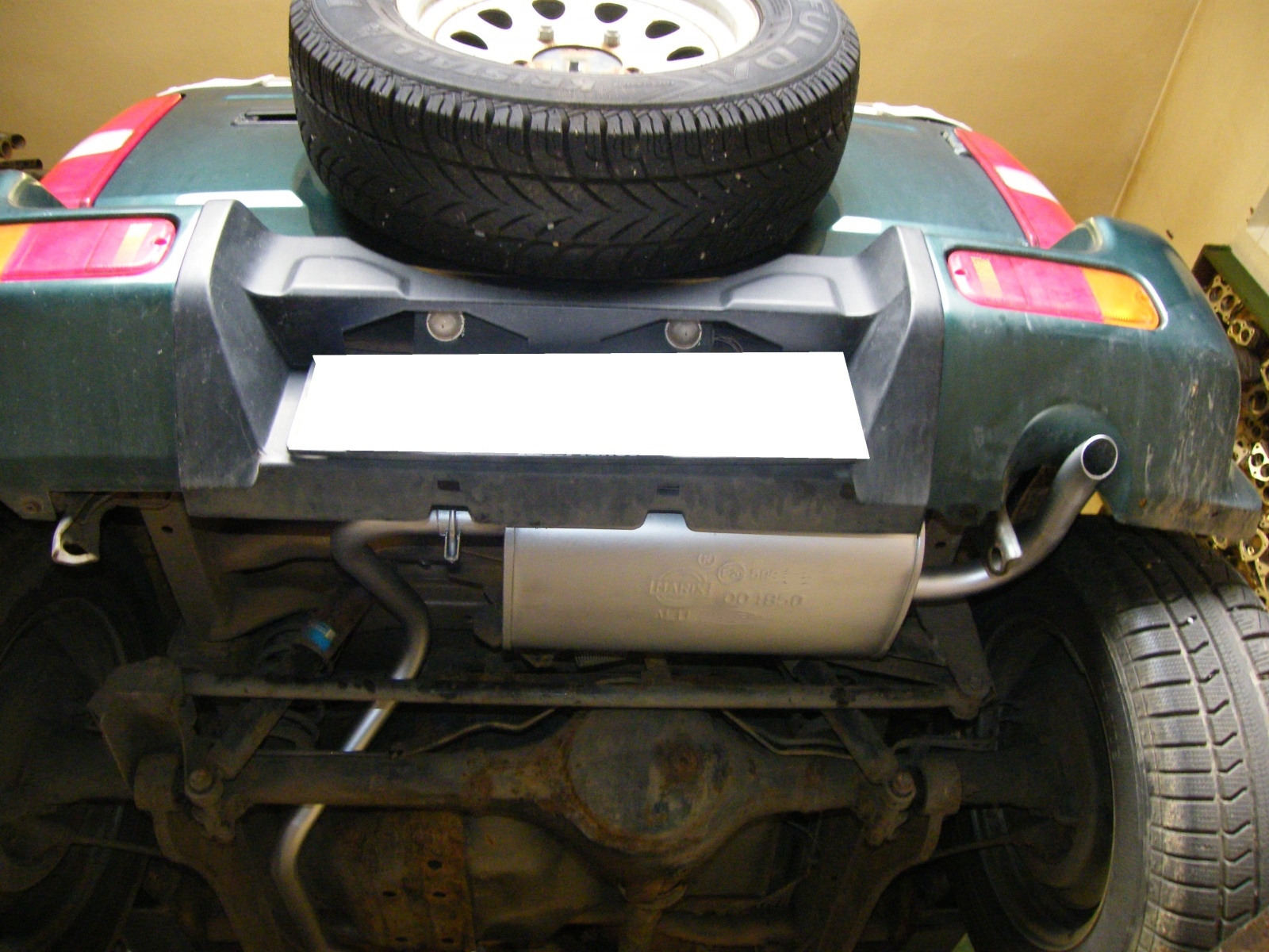 Suzuki Jimny 1.3 utángyártott hátsó kipufogódob, kipufogócső szereléssel